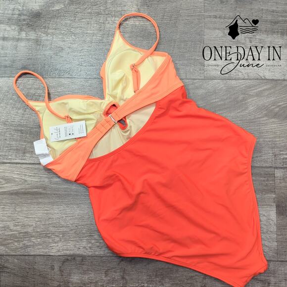 Cupshe Twist Front Keyhole One Piece Swimsuit Size L - Picture 5 of 5